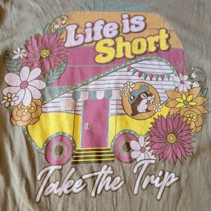 Buc-ee's Graphic Tee SS Green Life Is Short, Take The Trip - Size Small